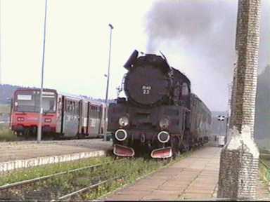 Costerina powoli wyhamowaa i wreszcie moglimy si jej przyjrze.